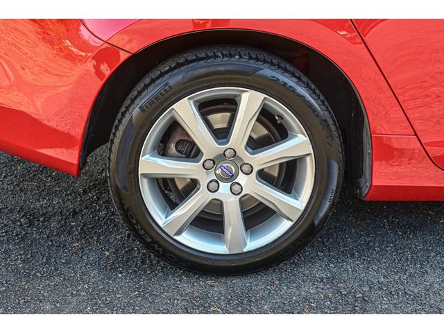 V60 D4 SE 純正ブラックレザーシート 前席パワーシート 前席シートヒーター ACC レーンキープ 衝突警報装置 純正ナビ バックカメラ ETC付き リアエンターテイメント ABS 盗難防止装置 車検R9/5まで(17枚目)