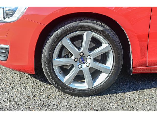 V60 D4 SE 純正ブラックレザーシート 前席パワーシート 前席シートヒーター ACC レーンキープ 衝突警報装置 純正ナビ バックカメラ ETC付き リアエンターテイメント ABS 盗難防止装置 車検R9/5まで(18枚目)