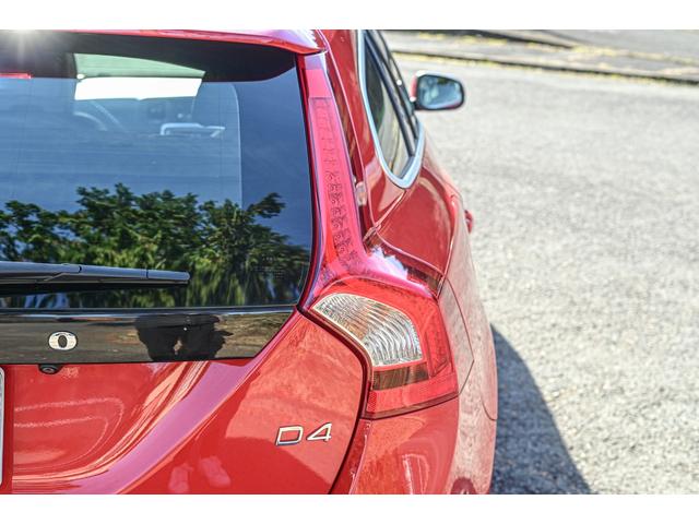 V60 D4 SE 純正ブラックレザーシート 前席パワーシート 前席シートヒーター ACC レーンキープ 衝突警報装置 純正ナビ バックカメラ ETC付き リアエンターテイメント ABS 盗難防止装置 車検R9/5まで(23枚目)