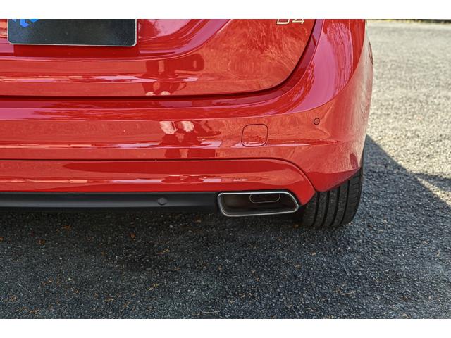 V60 D4 SE 純正ブラックレザーシート 前席パワーシート 前席シートヒーター ACC レーンキープ 衝突警報装置 純正ナビ バックカメラ ETC付き リアエンターテイメント ABS 盗難防止装置 車検R9/5まで(25枚目)