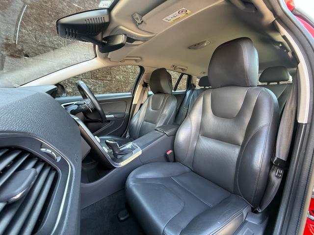 V60 D4 SE 純正ブラックレザーシート 前席パワーシート 前席シートヒーター ACC レーンキープ 衝突警報装置 純正ナビ バックカメラ ETC付き リアエンターテイメント ABS 盗難防止装置 車検R9/5まで(46枚目)