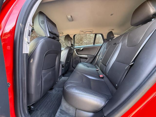 V60 D4 SE 純正ブラックレザーシート 前席パワーシート 前席シートヒーター ACC レーンキープ 衝突警報装置 純正ナビ バックカメラ ETC付き リアエンターテイメント ABS 盗難防止装置 車検R9/5まで(48枚目)