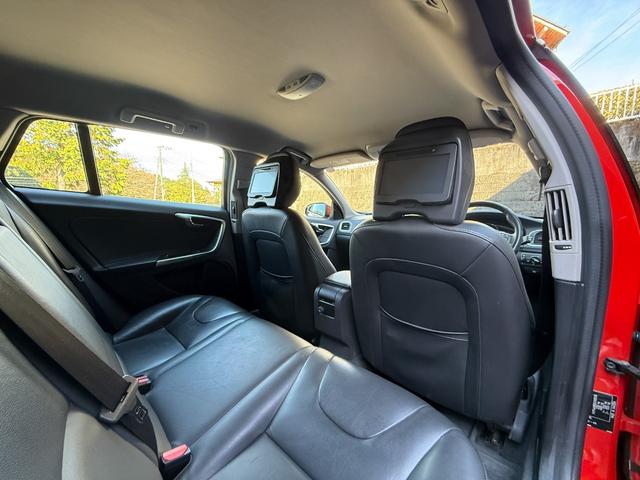 V60 D4 SE 純正ブラックレザーシート 前席パワーシート 前席シートヒーター ACC レーンキープ 衝突警報装置 純正ナビ バックカメラ ETC付き リアエンターテイメント ABS 盗難防止装置 車検R9/5まで(49枚目)