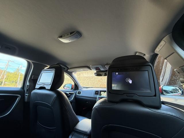 V60 D4 SE 純正ブラックレザーシート 前席パワーシート 前席シートヒーター ACC レーンキープ 衝突警報装置 純正ナビ バックカメラ ETC付き リアエンターテイメント ABS 盗難防止装置 車検R9/5まで(58枚目)