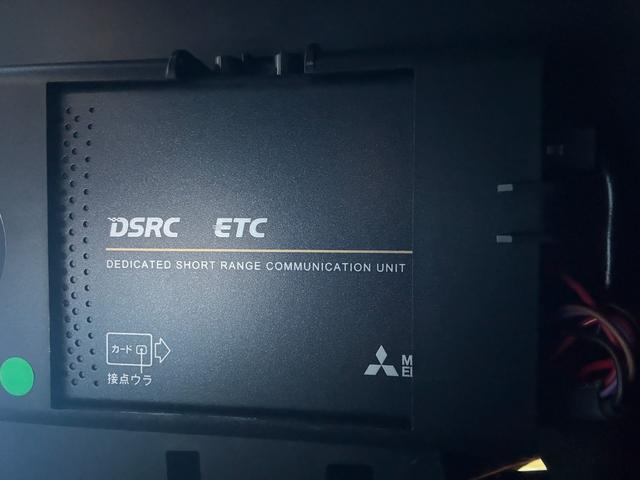 V60 D4 SE 純正ブラックレザーシート 前席パワーシート 前席シートヒーター ACC レーンキープ 衝突警報装置 純正ナビ バックカメラ ETC付き リアエンターテイメント ABS 盗難防止装置 車検R9/5まで(60枚目)