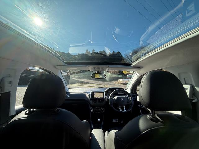 ２０８ シエロ　車検令和９年７月　パノラミックガラスルーフ　純正オプションパナソニックナビ　記録簿付　ディプレイオーディオ　ＥＴＣ　ディーラー車　取扱説明書有　スペアキー有（52枚目）