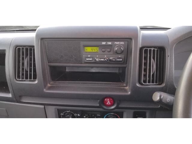 ミニキャブトラック 　クラッチ新品！　タイヤ新品！　切り替え４ＷＤ　エアコン　５速マニュアル（10枚目）