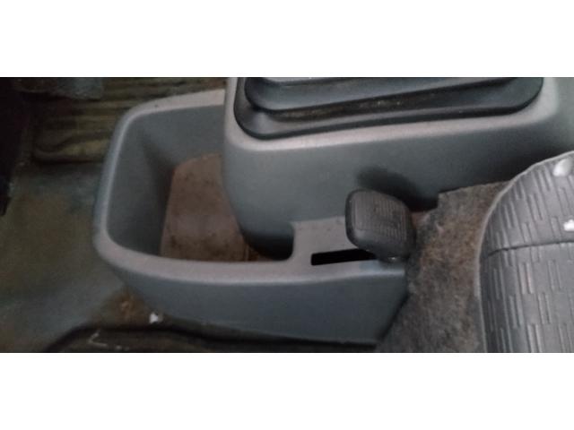 ミニキャブトラック 　クラッチ新品！　タイヤ新品！　切り替え４ＷＤ　エアコン　５速マニュアル（16枚目）