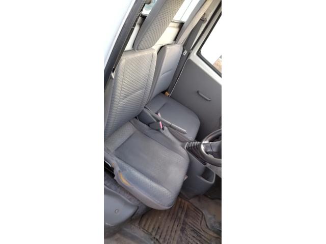 ミニキャブトラック 　クラッチ新品！　タイヤ新品！　切り替え４ＷＤ　エアコン　５速マニュアル（17枚目）