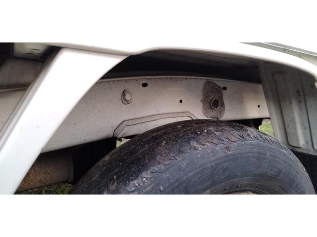 ミニキャブトラック 　クラッチ新品！　タイヤ新品！　切り替え４ＷＤ　エアコン　５速マニュアル（22枚目）