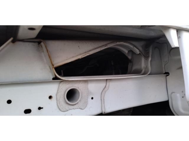 ミニキャブトラック 　クラッチ新品！　タイヤ新品！　切り替え４ＷＤ　エアコン　５速マニュアル（24枚目）