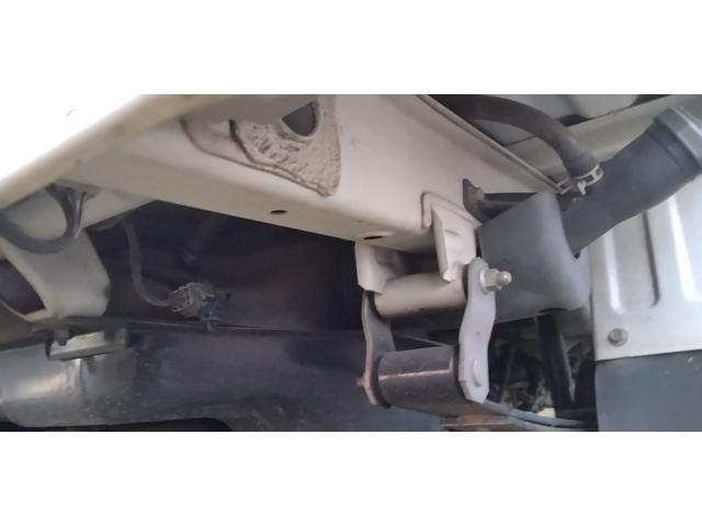 ミニキャブトラック 　クラッチ新品！　タイヤ新品！　切り替え４ＷＤ　エアコン　５速マニュアル（25枚目）