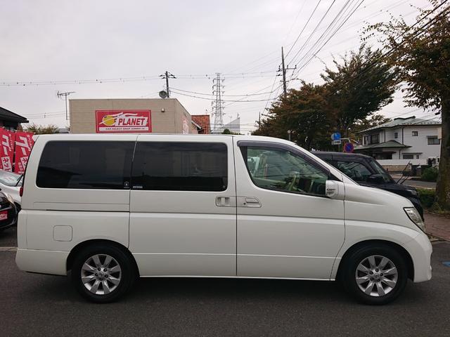 エルグランド Ｘ　３．５Ｌ　両側オートスライドドア　リヤエンターテイメント　地デジ　純正アルミ　レグノタイヤ　８人乗り　バック・サイドカメラ（14枚目）