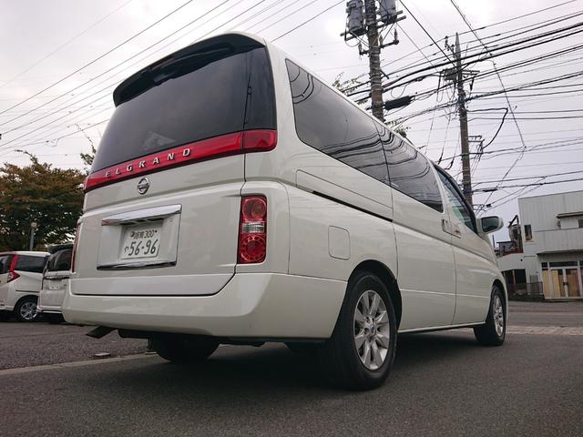 エルグランド Ｘ　３．５Ｌ　両側オートスライドドア　リヤエンターテイメント　地デジ　純正アルミ　レグノタイヤ　８人乗り　バック・サイドカメラ（17枚目）