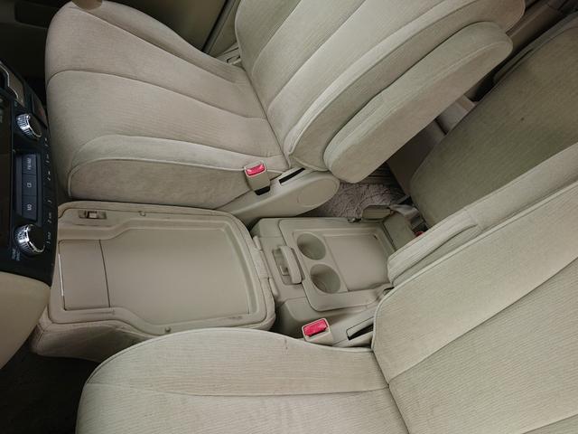 エルグランド Ｘ　３．５Ｌ　両側オートスライドドア　リヤエンターテイメント　地デジ　純正アルミ　レグノタイヤ　８人乗り　バック・サイドカメラ（59枚目）