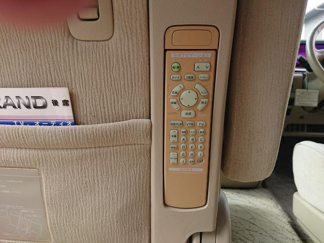 エルグランド Ｘ　３．５Ｌ　両側オートスライドドア　リヤエンターテイメント　地デジ　純正アルミ　レグノタイヤ　８人乗り　バック・サイドカメラ（63枚目）