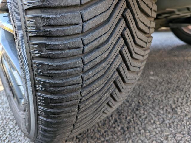 キックス オーテック　ＡＵＴＥＣＨ　ｅ－ＰＯＷＥＲ　ワンオーナー　禁煙　アラウンドビュー　レーダークルーズ　誤発進抑制　ＬＥＤヘッドライト　ＥＴＣ２．０　車線逸脱警報　スマートキー　　ドラレコ　１７アルミ　車検２年付（33枚目）