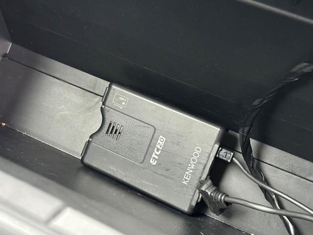 タント カスタムＸ　スマートキー　前後パワーウィンドウ　電格ミラー　衝突被害軽減ブレーキ　ＬＥＤヘッドライト　純正ナビ　バックカメラ　ワンセグ　ＥＴＣ　両側電動スライドドア　シートヒーター（6枚目）
