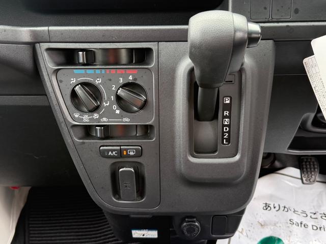 ハイゼットカーゴ スペシャルＳＡＩＩＩ　ハイルーフ　社外ナビ　ｂｌｕｅｔｏｏｔｈ　ＥＴＣ　衝突被害軽減ブレーキ　スマートアシスト　ハロゲンライト　両側スライドドア　クリアランスソナー　記録簿（30枚目）