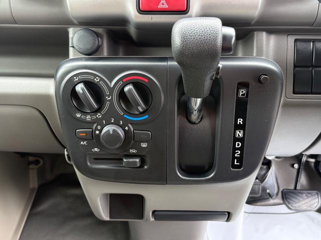 ＮＶ１００クリッパーバン ＤＸ　ＧＬセーフティパッケージ　ハイルーフ　キーレス　前パワーウィンドウ　電格ミラー　衝突被害軽減ブレーキ　ＥＴＣ　ドライブレコーダー　両側スライドドア　プライバシーガラス　クリアランスソナー　記録簿（31枚目）