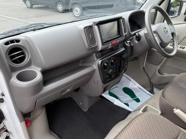 ＮＶ１００クリッパーバン ＤＸ　ＧＬエマージェンシーブレーキパッケージ　ハイルーフ　５ＡＧＳ　２ｎｄ発進　前パワーウィンドウ　電格ミラー　社外ナビ　バックカメラ　ｂｌｕｅｔｏｏｔｈ　ハロゲンライト　プライバシーガラス　衝突被害軽減ブレーキ　記録簿（24枚目）