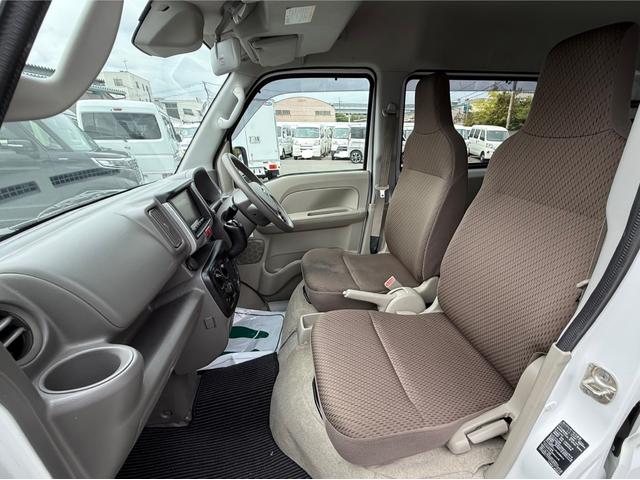 ＮＶ１００クリッパーバン ＤＸ　ＧＬエマージェンシーブレーキパッケージ　ハイルーフ　５ＡＧＳ　２ｎｄ発進　前パワーウィンドウ　電格ミラー　社外ナビ　バックカメラ　ｂｌｕｅｔｏｏｔｈ　ハロゲンライト　プライバシーガラス　衝突被害軽減ブレーキ　記録簿（37枚目）