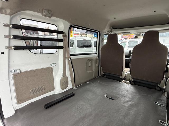 ＮＶ１００クリッパーバン ＤＸ　ＧＬエマージェンシーブレーキパッケージ　ハイルーフ　５ＡＧＳ　２ｎｄ発進　前パワーウィンドウ　電格ミラー　社外ナビ　バックカメラ　ｂｌｕｅｔｏｏｔｈ　ハロゲンライト　プライバシーガラス　衝突被害軽減ブレーキ　記録簿（43枚目）