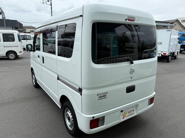 ＮＶ１００クリッパーバン ＤＸ　ＧＬエマージェンシーブレーキパッケージ　ハイルーフ　キーレス　前パワーウィンドウ　電格ミラー　衝突被害軽減ブレーキ　社外ナビ　バックカメラ　ｂｌｕｅｔｏｏｔｈ　プライバシーガラス　クリアランスソナー　両側スライドドア　２ｎｄ発進（17枚目）
