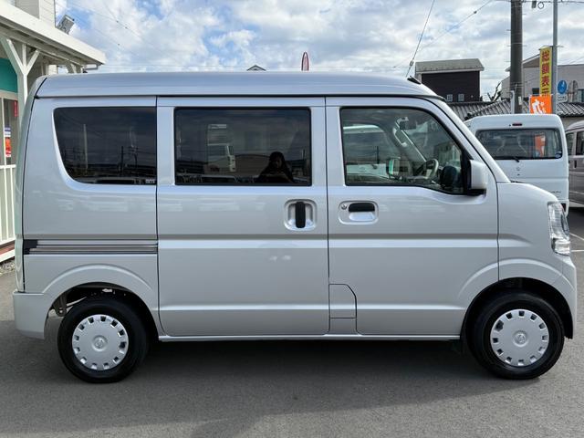 NV100クリッパーバン GX ハイルーフ キーレス 前後パワーウィンドウ 電格ミラー 衝突被害軽減ブレーキ セーフティパッケージ ハロゲンライト 純正ナビ バックカメラ ETC ドライブレコーダー Bluetooth 記録簿(14枚目)