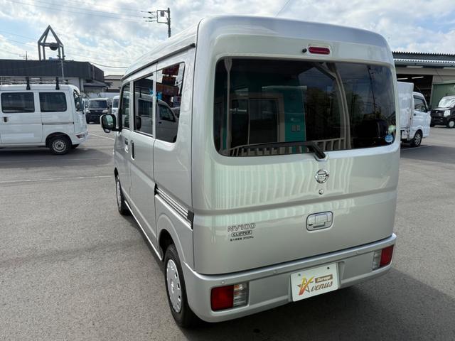 NV100クリッパーバン GX ハイルーフ キーレス 前後パワーウィンドウ 電格ミラー 衝突被害軽減ブレーキ セーフティパッケージ ハロゲンライト 純正ナビ バックカメラ ETC ドライブレコーダー Bluetooth 記録簿(17枚目)