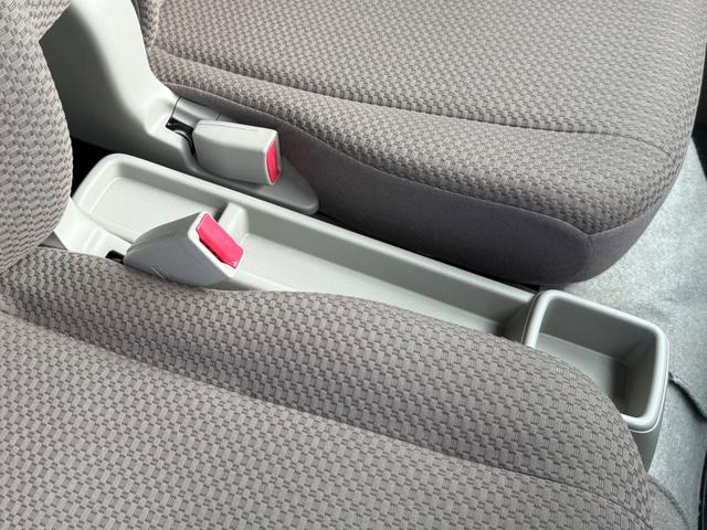 NV100クリッパーバン GX ハイルーフ キーレス 前後パワーウィンドウ 電格ミラー 衝突被害軽減ブレーキ セーフティパッケージ ハロゲンライト 純正ナビ バックカメラ ETC ドライブレコーダー Bluetooth 記録簿(37枚目)