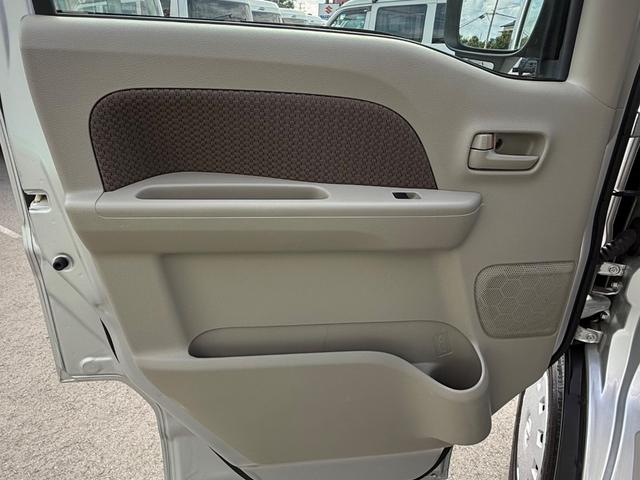 NV100クリッパーバン GX ハイルーフ キーレス 前後パワーウィンドウ 電格ミラー 衝突被害軽減ブレーキ セーフティパッケージ ハロゲンライト 純正ナビ バックカメラ ETC ドライブレコーダー Bluetooth 記録簿(43枚目)