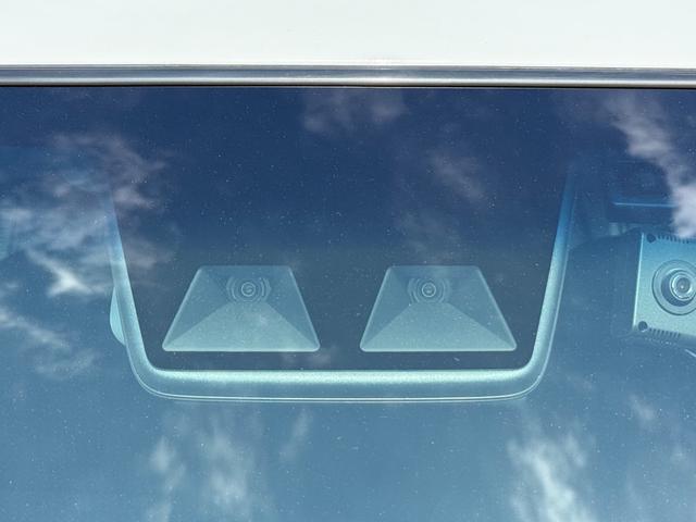 ハイゼットカーゴ  ハイルーフ キーレス 前パワーウィンドウ 衝突被害軽減ブレーキ スマートアシスト ハロゲンライト 社外ナビ ETC ドライブレコーダー クリアランスソナー 両側スライドドア プライバシーガラス 記録簿(7枚目)