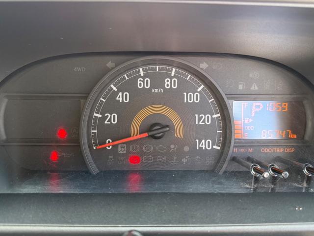 ハイゼットカーゴ  ハイルーフ キーレス 前パワーウィンドウ 衝突被害軽減ブレーキ スマートアシスト ハロゲンライト 社外ナビ ETC ドライブレコーダー クリアランスソナー 両側スライドドア プライバシーガラス 記録簿(32枚目)