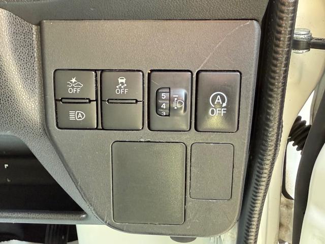 ハイゼットカーゴ  ハイルーフ キーレス 前パワーウィンドウ 衝突被害軽減ブレーキ スマートアシスト ハロゲンライト 社外ナビ ETC ドライブレコーダー クリアランスソナー 両側スライドドア プライバシーガラス 記録簿(35枚目)