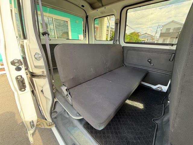 ハイゼットカーゴ  ハイルーフ キーレス 前パワーウィンドウ 衝突被害軽減ブレーキ スマートアシスト ハロゲンライト 社外ナビ ETC ドライブレコーダー クリアランスソナー 両側スライドドア プライバシーガラス 記録簿(39枚目)