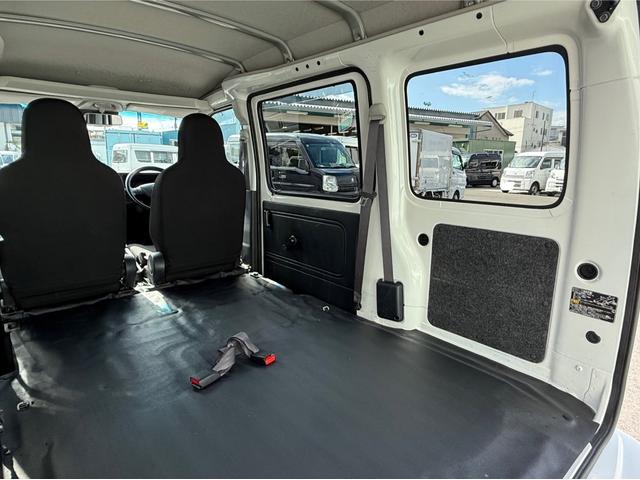 ハイゼットカーゴ  ハイルーフ キーレス 前パワーウィンドウ 衝突被害軽減ブレーキ スマートアシスト ハロゲンライト 社外ナビ ETC ドライブレコーダー クリアランスソナー 両側スライドドア プライバシーガラス 記録簿(43枚目)