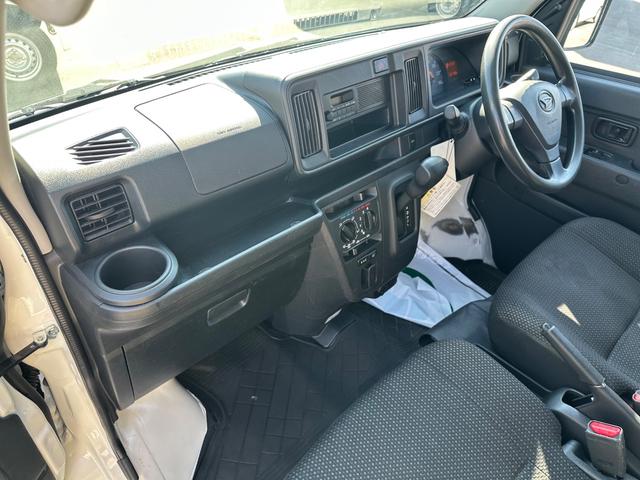 ハイゼットカーゴ ＤＸ　ＳＡＩＩＩ　ハイルーフ　４ＷＤ　キーレス　前パワーウィンドウ　衝突被害軽減ブレーキ　スマートアシスト　ハロゲンライト　クリアランスソナー　両側スライドドア　　記録簿（25枚目）