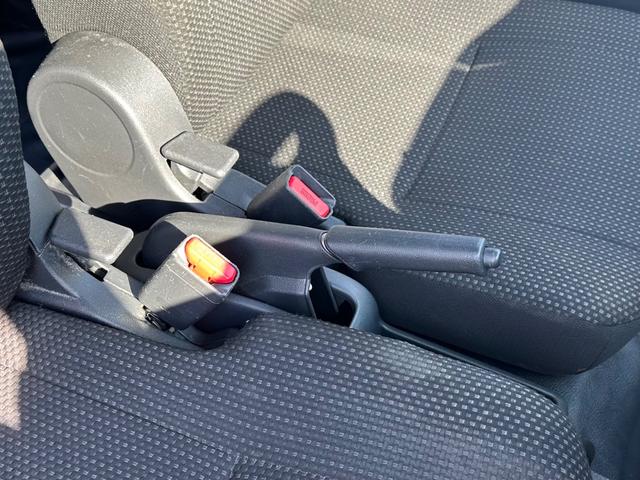 ハイゼットカーゴ ＤＸ　ＳＡＩＩＩ　ハイルーフ　４ＷＤ　キーレス　前パワーウィンドウ　衝突被害軽減ブレーキ　スマートアシスト　ハロゲンライト　クリアランスソナー　両側スライドドア　　記録簿（37枚目）