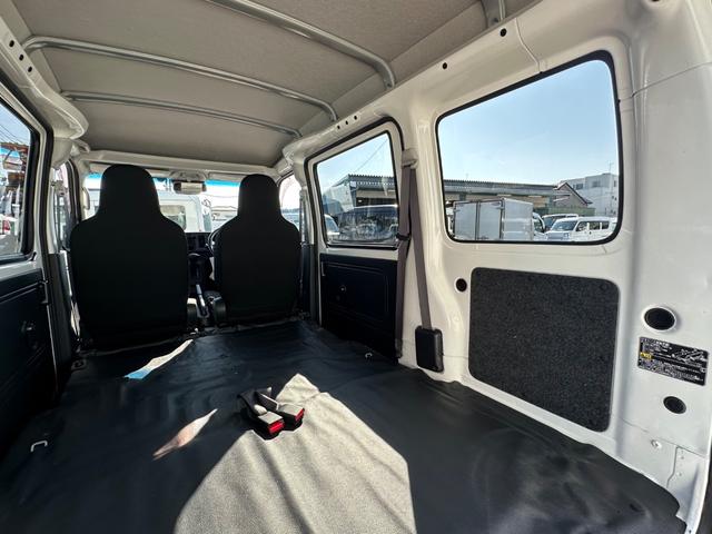 ハイゼットカーゴ ＤＸ　ＳＡＩＩＩ　ハイルーフ　４ＷＤ　キーレス　前パワーウィンドウ　衝突被害軽減ブレーキ　スマートアシスト　ハロゲンライト　クリアランスソナー　両側スライドドア　　記録簿（44枚目）