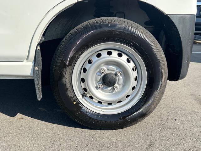 ハイゼットカーゴ ＤＸ　ＳＡＩＩＩ　ハイルーフ　４ＷＤ　キーレス　前パワーウィンドウ　衝突被害軽減ブレーキ　スマートアシスト　ハロゲンライト　クリアランスソナー　両側スライドドア　　記録簿（48枚目）