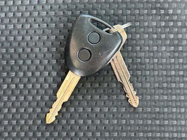 ハイゼットカーゴ ＤＸ　ＳＡＩＩＩ　ハイルーフ　４ＷＤ　キーレス　前パワーウィンドウ　衝突被害軽減ブレーキ　スマートアシスト　ハロゲンライト　クリアランスソナー　両側スライドドア　　記録簿（51枚目）