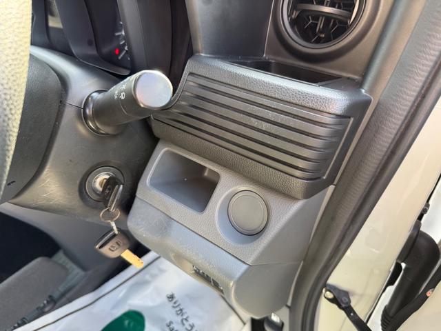 N-VAN G ハイルーフ キーレス 前パワーウィンドウ 衝突被害軽減ブレーキ ハロゲンライト クリアランスソナー 両側スライドドア プライバシーガラス 記録簿 軽自動車 軽バン 軽貨物(31枚目)