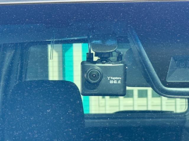 ハイゼットカーゴ クルーズＳＡＩＩＩ　ハイルーフ　４ＷＤ　ビジネスパッケージ　キーレス　前パワーウィンドウ　電格ミラー　純正ナビ　バックカメラ　ＥＴＣ　ドライブレコーダー　ＬＥＤヘッドライト　フルセグ　プライバシーガラス（7枚目）