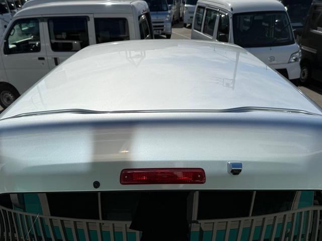 ハイゼットカーゴ クルーズＳＡＩＩＩ　ハイルーフ　４ＷＤ　ビジネスパッケージ　キーレス　前パワーウィンドウ　電格ミラー　純正ナビ　バックカメラ　ＥＴＣ　ドライブレコーダー　ＬＥＤヘッドライト　フルセグ　プライバシーガラス（18枚目）