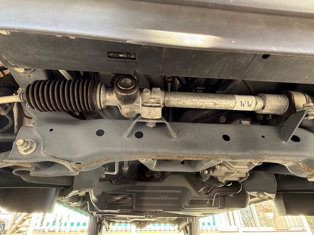 ハイゼットカーゴ クルーズＳＡＩＩＩ　ハイルーフ　４ＷＤ　ビジネスパッケージ　キーレス　前パワーウィンドウ　電格ミラー　純正ナビ　バックカメラ　ＥＴＣ　ドライブレコーダー　ＬＥＤヘッドライト　フルセグ　プライバシーガラス（21枚目）