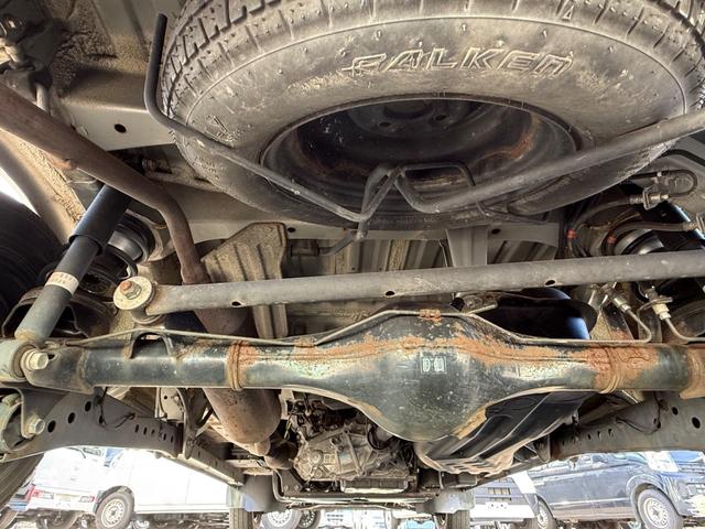 ハイゼットカーゴ クルーズＳＡＩＩＩ　ハイルーフ　４ＷＤ　ビジネスパッケージ　キーレス　前パワーウィンドウ　電格ミラー　純正ナビ　バックカメラ　ＥＴＣ　ドライブレコーダー　ＬＥＤヘッドライト　フルセグ　プライバシーガラス（22枚目）