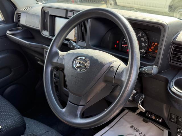 ハイゼットカーゴ クルーズＳＡＩＩＩ　ハイルーフ　４ＷＤ　ビジネスパッケージ　キーレス　前パワーウィンドウ　電格ミラー　純正ナビ　バックカメラ　ＥＴＣ　ドライブレコーダー　ＬＥＤヘッドライト　フルセグ　プライバシーガラス（23枚目）