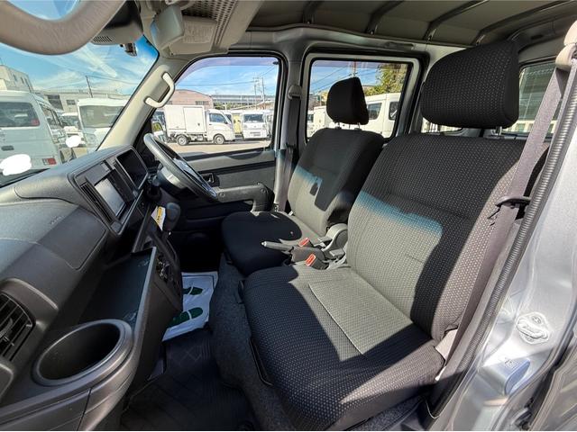 ハイゼットカーゴ クルーズＳＡＩＩＩ　ハイルーフ　４ＷＤ　ビジネスパッケージ　キーレス　前パワーウィンドウ　電格ミラー　純正ナビ　バックカメラ　ＥＴＣ　ドライブレコーダー　ＬＥＤヘッドライト　フルセグ　プライバシーガラス（38枚目）