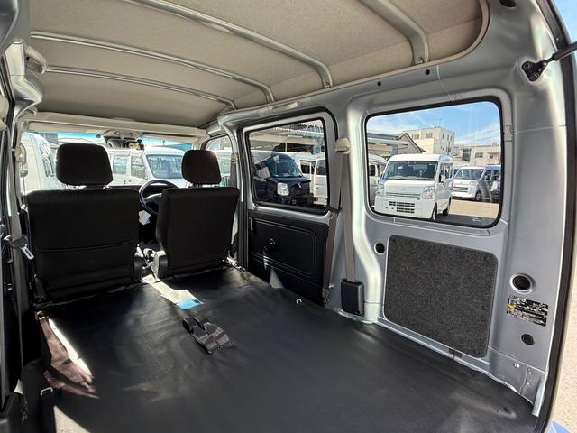 ハイゼットカーゴ クルーズＳＡＩＩＩ　ハイルーフ　４ＷＤ　ビジネスパッケージ　キーレス　前パワーウィンドウ　電格ミラー　純正ナビ　バックカメラ　ＥＴＣ　ドライブレコーダー　ＬＥＤヘッドライト　フルセグ　プライバシーガラス（43枚目）